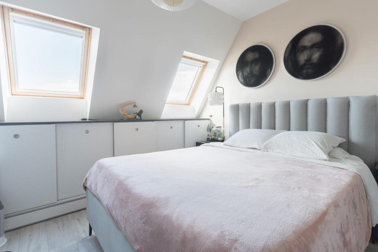 Bright And Homely 1 Bedroom Rooftop Apartment In The Marais In Paris Ngoại thất bức ảnh